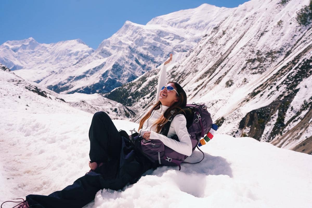 Bella Graceva Berada di Tengah-tengah Gunung Es di Annapurna, Nepal!