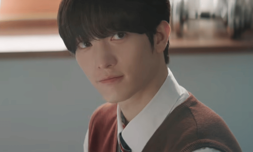 Tangkapan layar promosi drama Korea Dive Into You dari kanal YouTube Viki Global TV dengan cuplikan adegan drama.