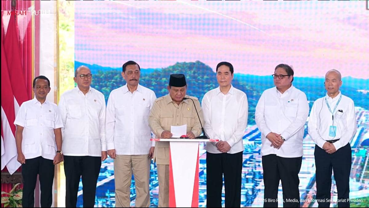 Prabowo Luncurkan Ekspor Perdana Baterai Kendaraan Listrik di Malut