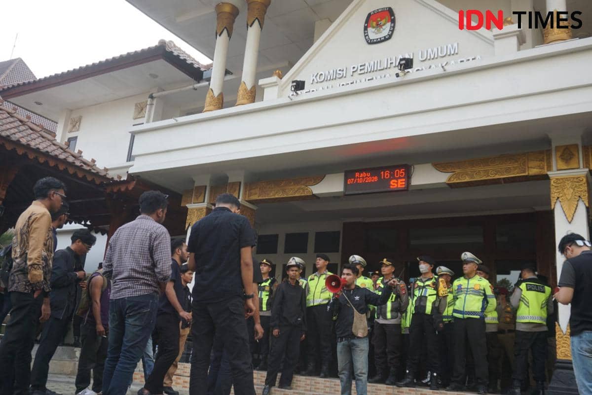 Demo di KPU DIY, BEM Desak Gibran dan Komisioner KPU Mundur