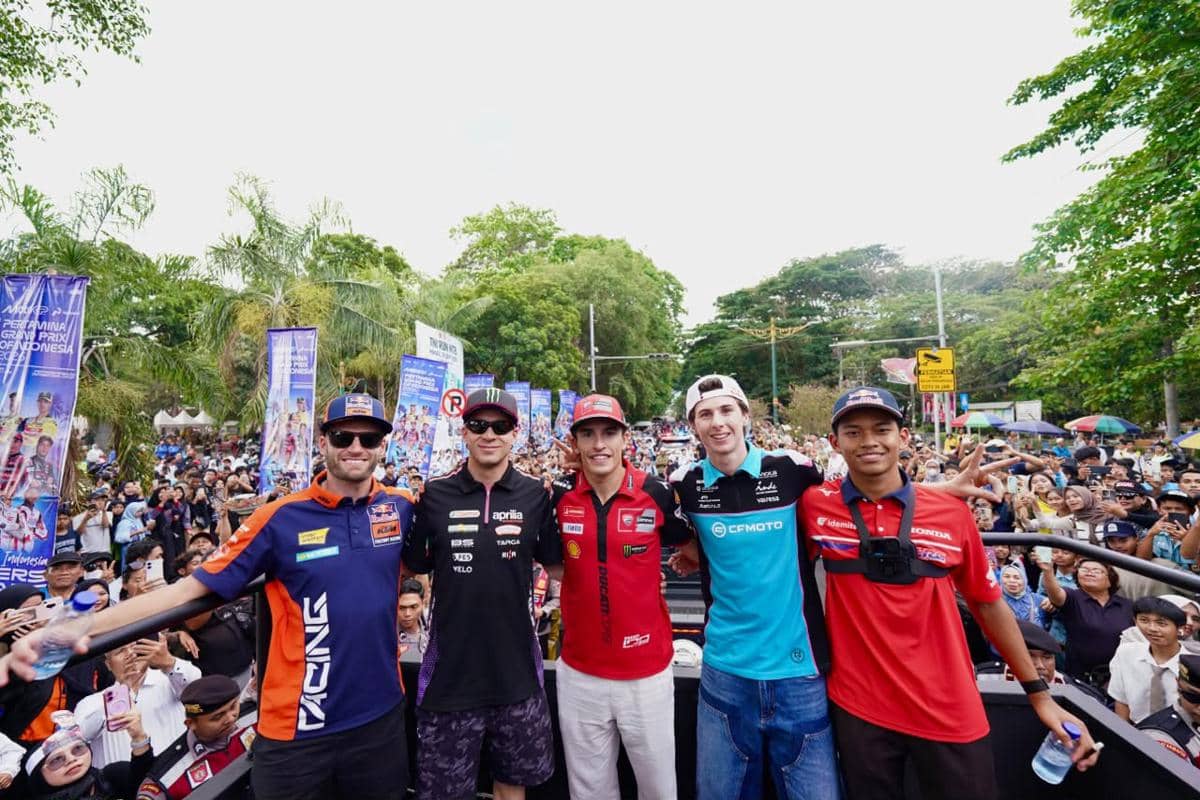 Ribuan Warga Mataram Tumpah Ruah, Sambut Para Bintang MotoGP