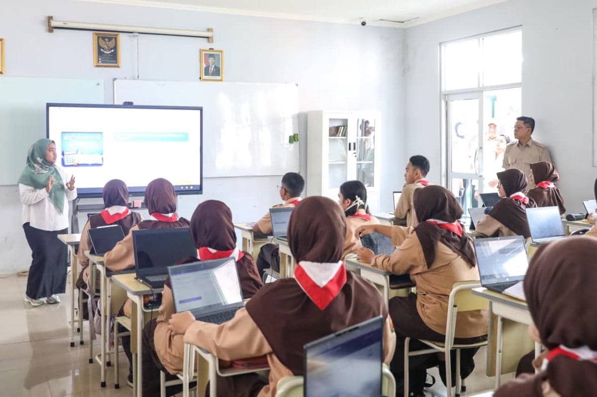 Menko PMK Tinjau Revitalisasi dan Digitalisasi Sekolah di Bogor (Dok. Kemenko PMK)