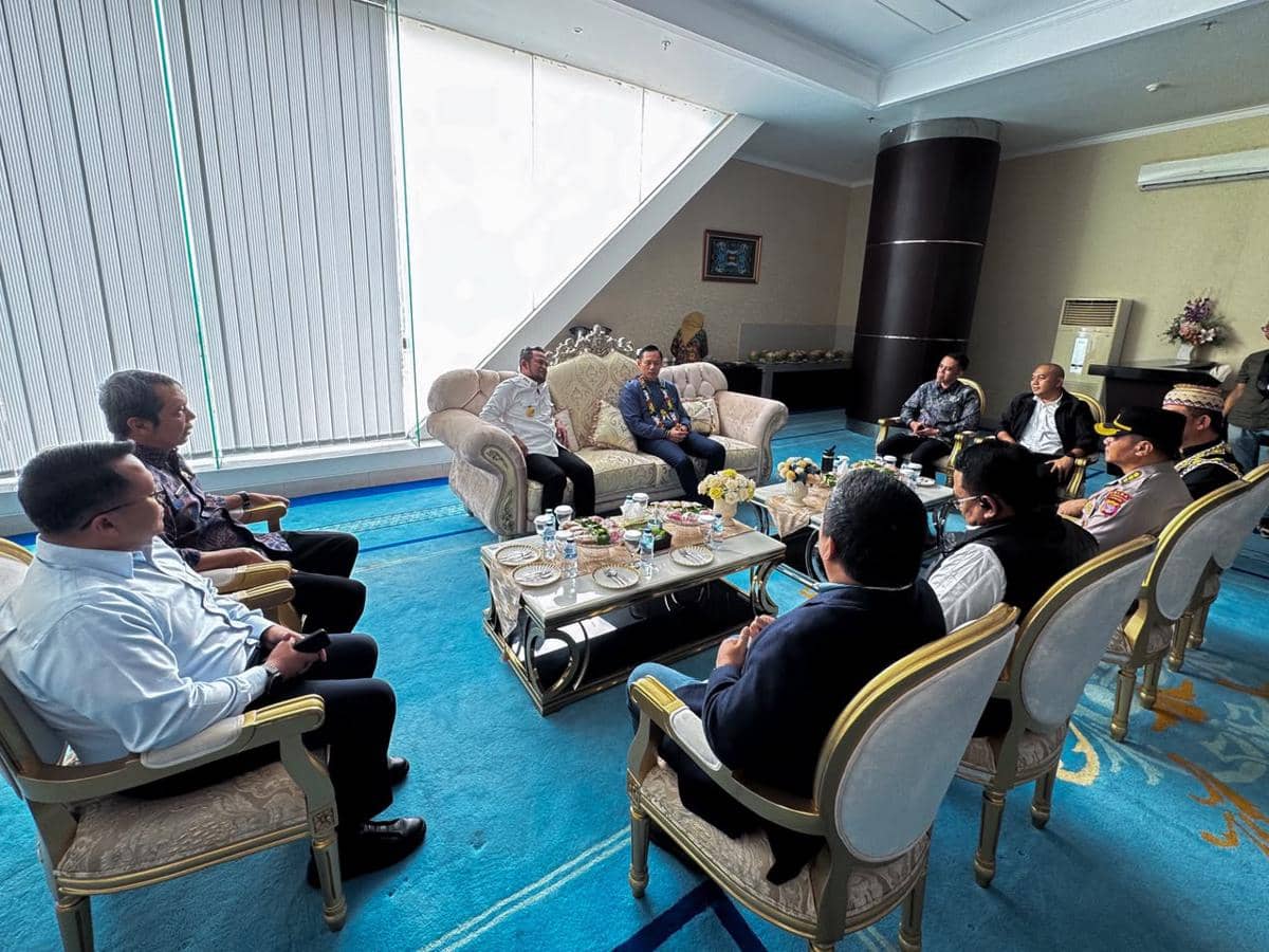Menko Infra Agus Harimurti Yudhoyono (AHY) melakukan kunjungan kerja ke Balikpapan, Kalimantan Timur, pada Kamis (8/10).