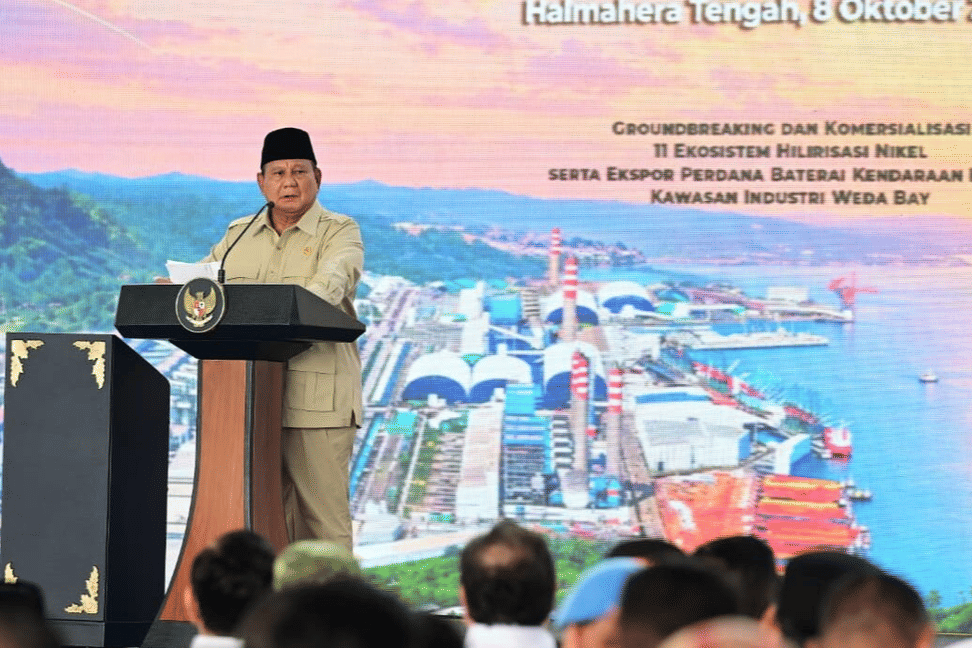 Presiden Prabowo Subianto berbicara dalam peresmian proyek hilirisasi di Maluku Utara