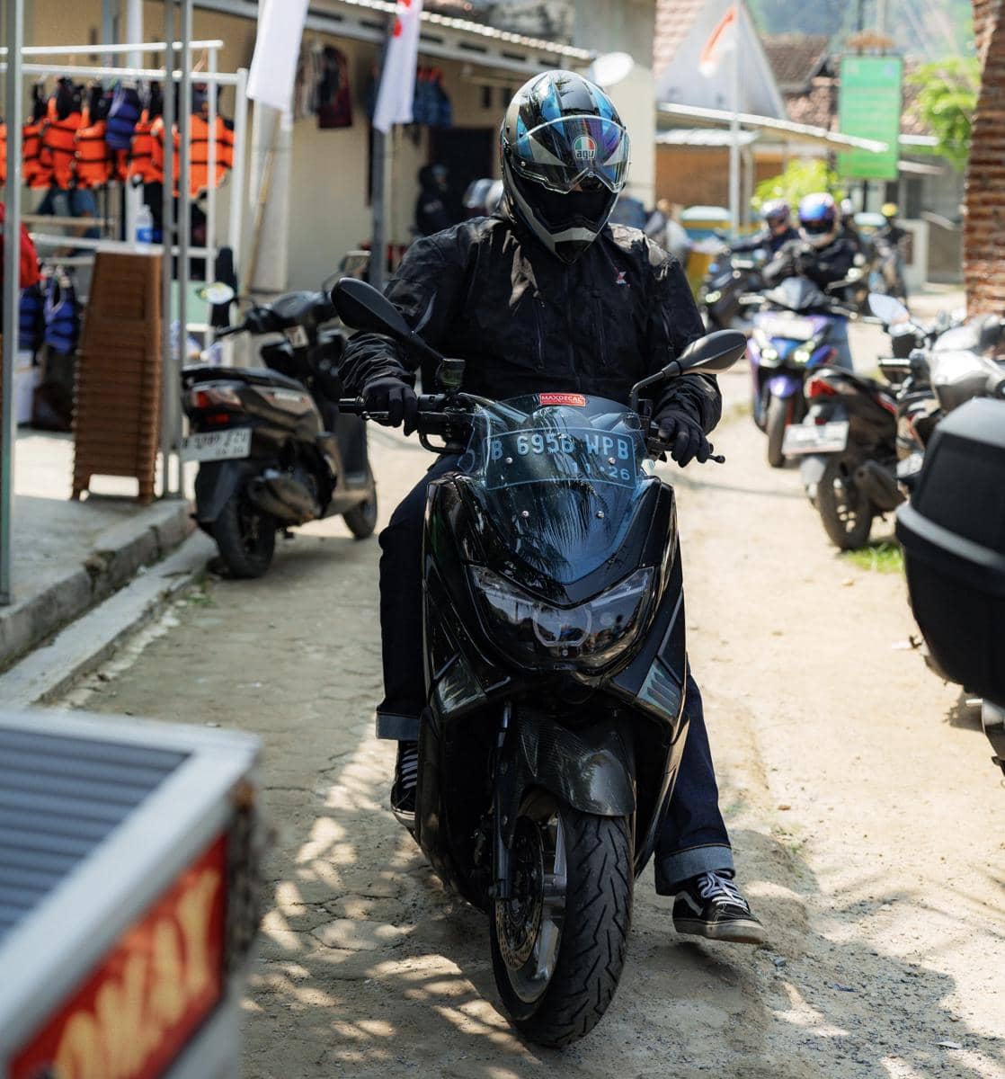 Sepeda motor Yamaha NMAX Old tampak setelah digunakan selama 10 tahun, dengan bodi dan kondisi terkini.