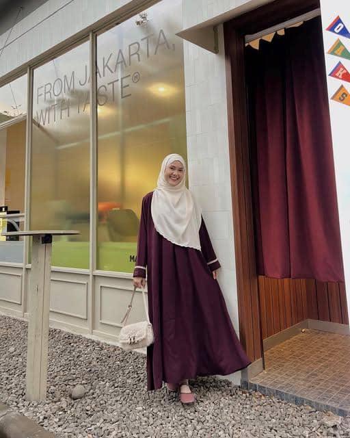 OOTD Pakai Abaya ala Ratu Isyell