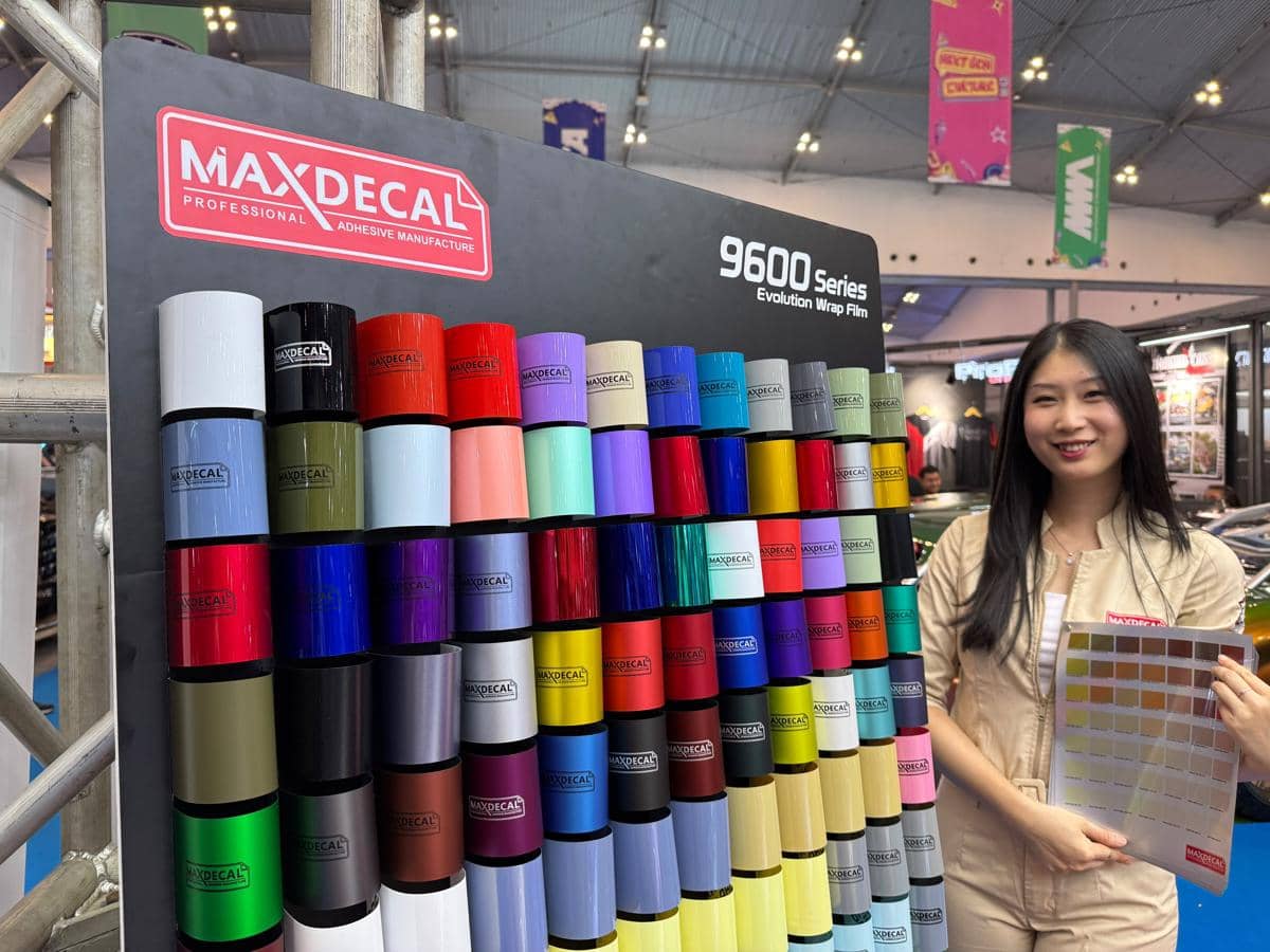 Material wrapping 9600 Printable Evolution Wrap Film Series dari produsen Indonesia yang diperkenalkan untuk kebutuhan pelapisan.