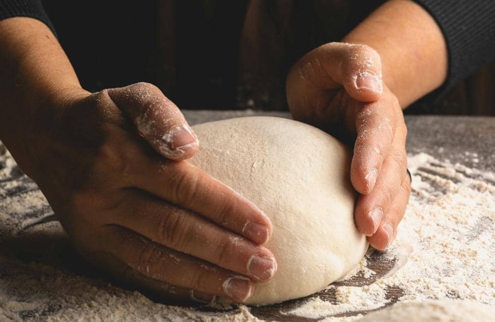 ilustrasi adonan sourdough yang sudah melewati proses bulk fermentation 