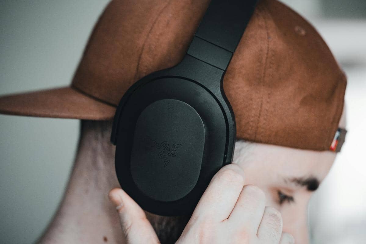 Apakah Kamu Butuh Headphone Noise Cancelling? Ini Jawaban Para Ahli