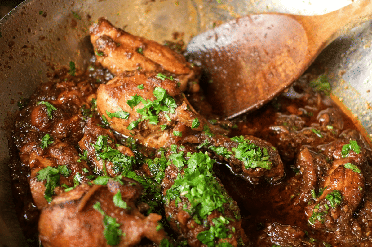 ilustrasi braised chicken Mediterania