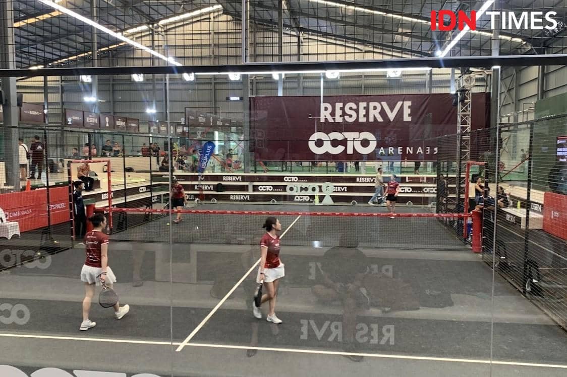 Potret turnamen padel OCTO RESERVE Open 2026 di Reserve OCTO Arena Surabaya, Jumat (9/10/2026)