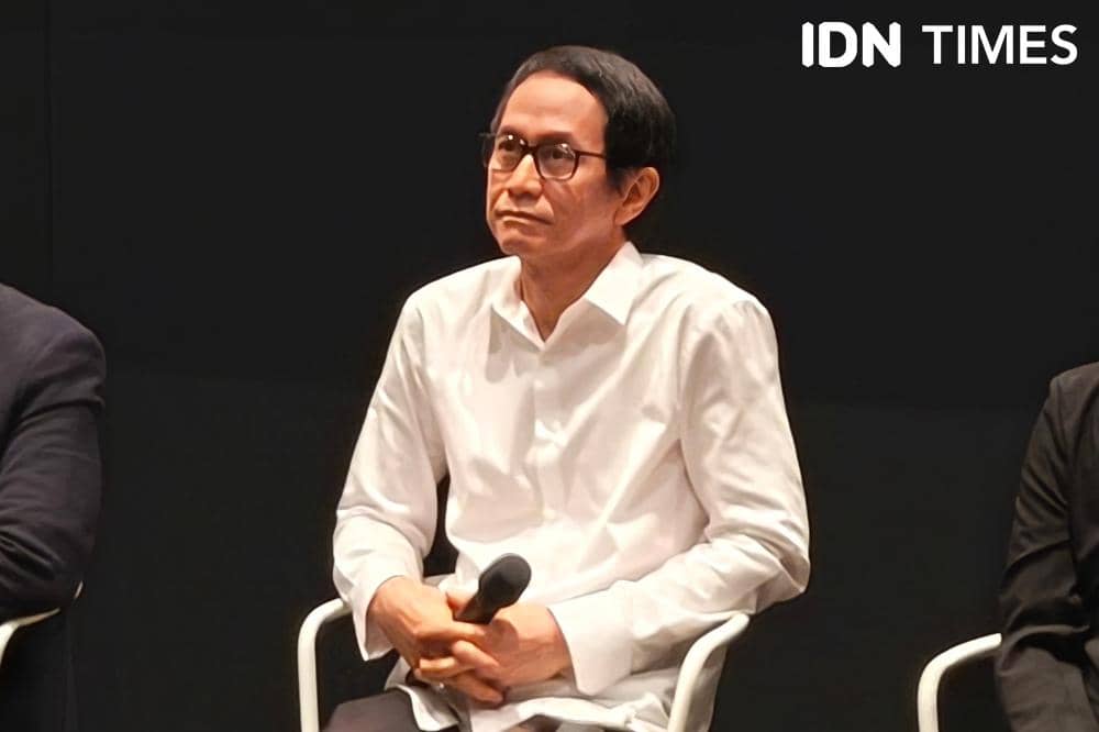 Potret Addie MS di press conference konser orkestra The Beatles & Queen di Jakarta, Jumat (9/10/2026) (IDN Times/Juan Dwi)