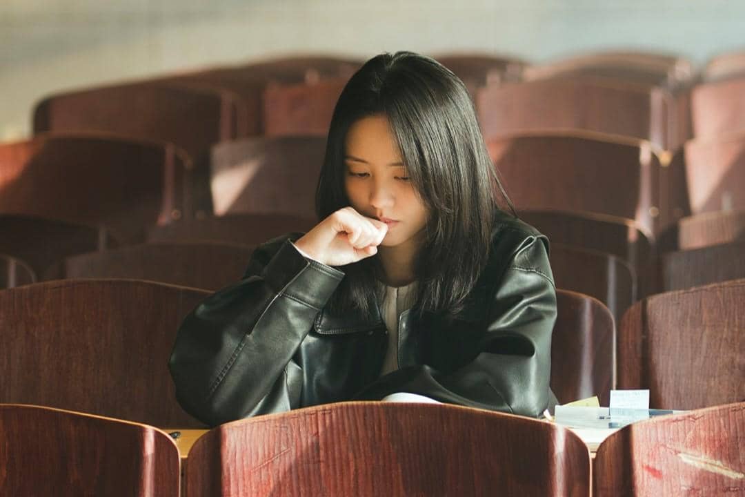 7 Ketidakadilan yang Dialami Lim You Jin di Between Steps