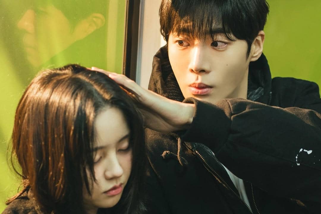 7 Bentuk Perhatian Park Min Jae kepada Lim You Jin di Between Steps
