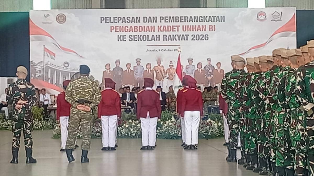 Mensos Saifullah melepas kadet Unhan di Halim, Jumat (9/10/2026). (IDN Times/Dini Suciatiningrum)