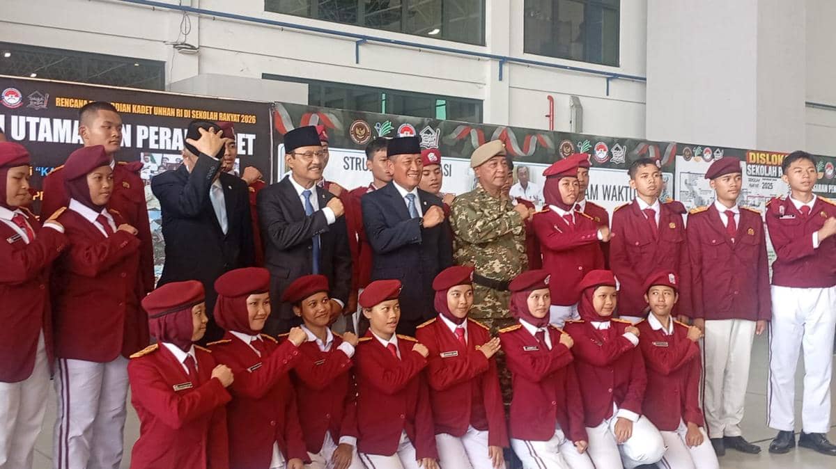 Mensos Saifullah melepas kadet Unhan di Halim, Jumat (9/10/2026). (IDN Times/Dini Suciatiningrum)
