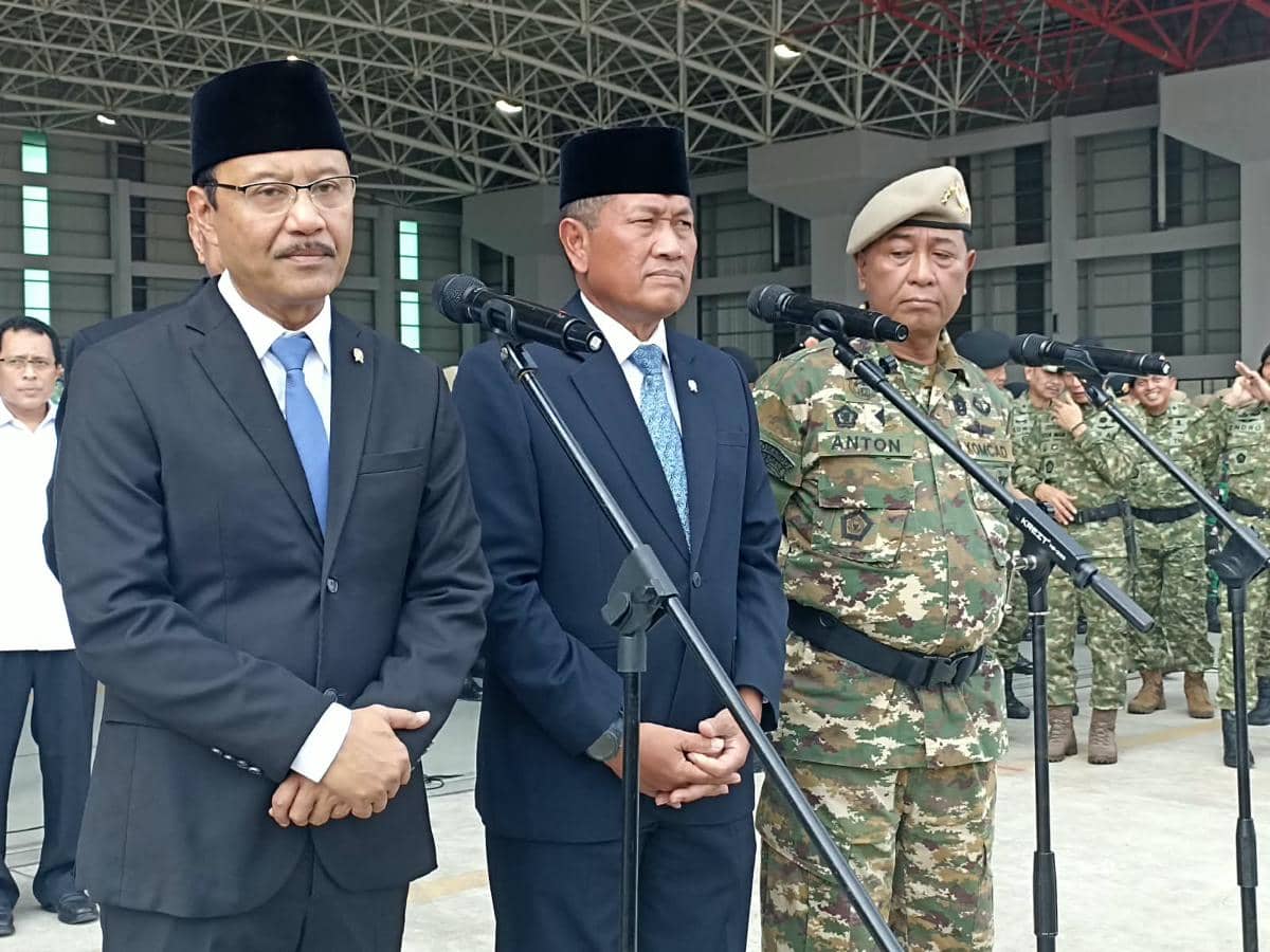 Mensos Saifullah melepas kadet Unhan di Halim, Jumat (9/10/2026). (IDN Times/Dini Suciatiningrum)