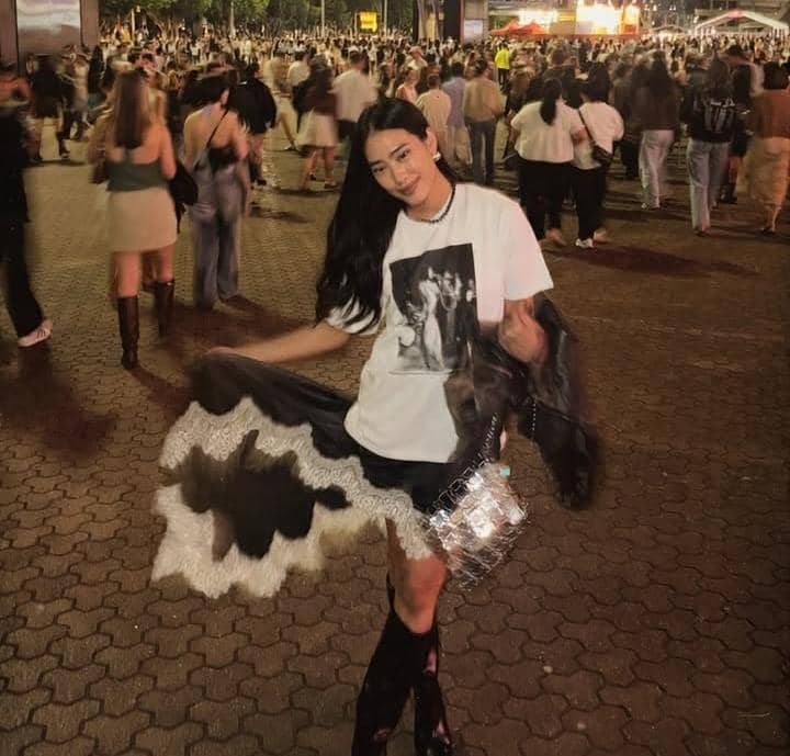 Alika Islamadina nonton konser Olivia Dean di Sydney