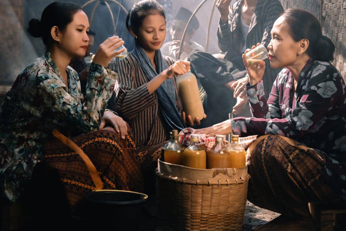 ilustrasi minum jamu