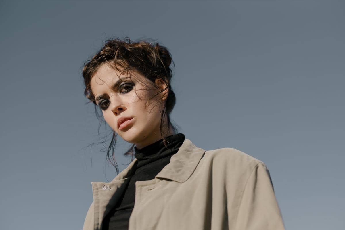 5 Tanda Kamu Cocok Pakai Tren Messy Beauty yang lagi Hits