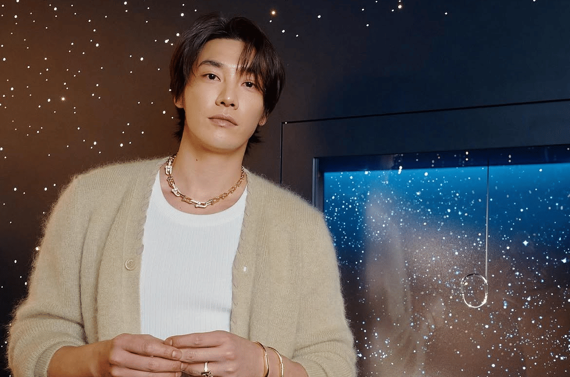 mix and match outfit santai ala Kim Young Kwang