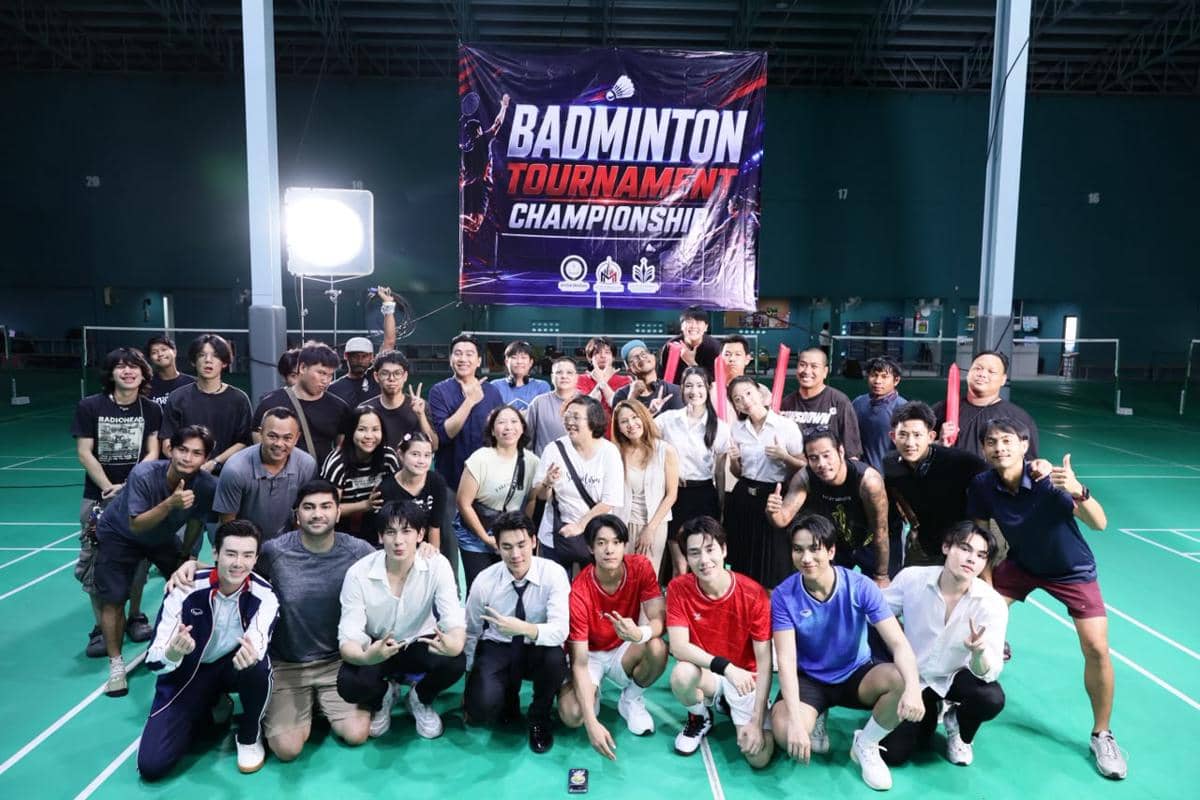Suasana di balik layar syuting serial BL Thailand Badminton Boys, didokumentasikan oleh Gandhi Fernando.