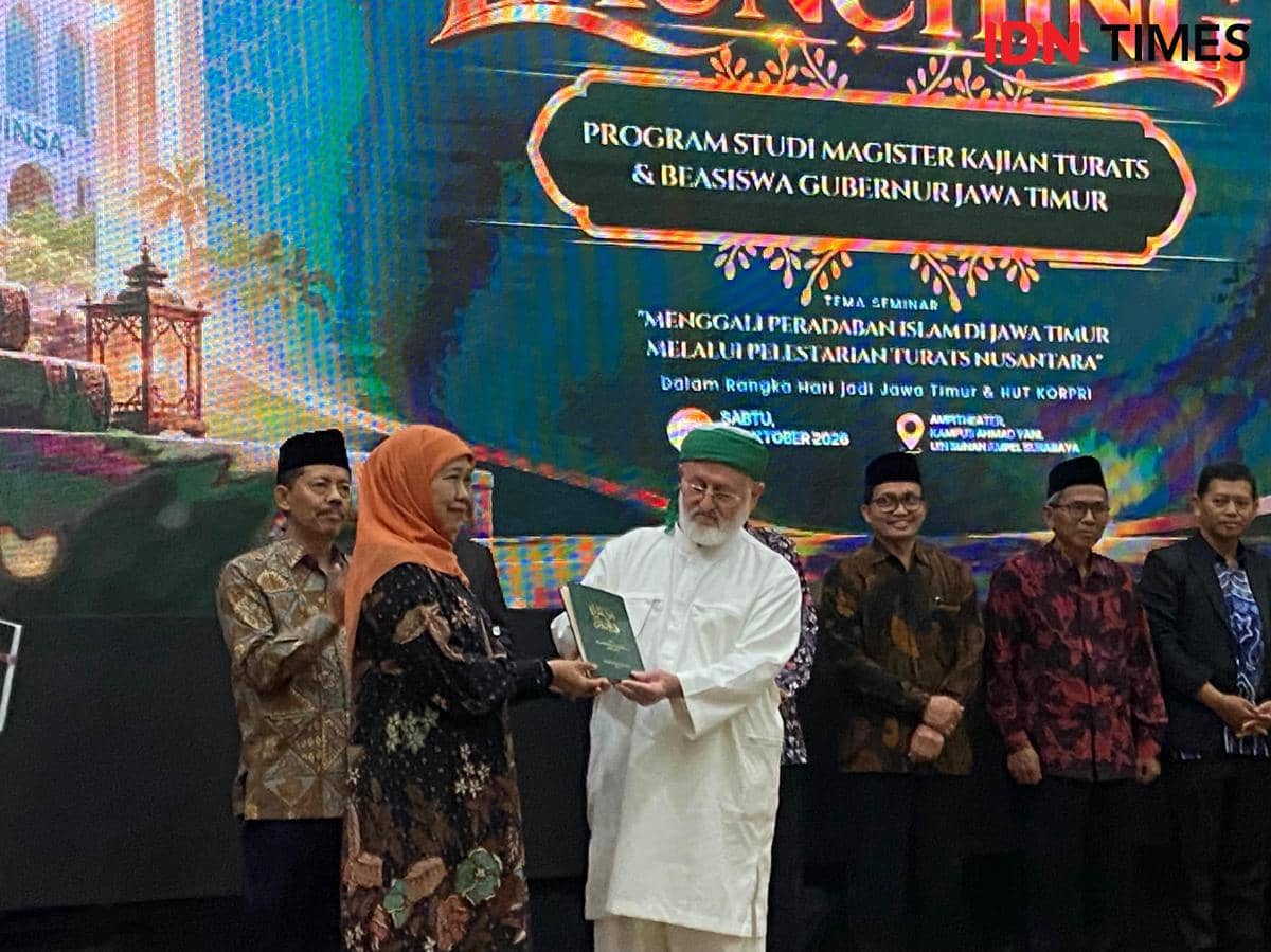 Khofifah akan Mendigitalisasi 400 Kitab Turarts Hasil Pemikiran Ulama