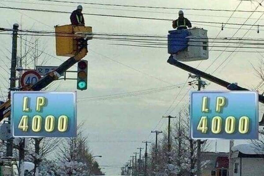 8 Meme Anime tentang Lampu Merah, Ada yang Main Kartu Yugi