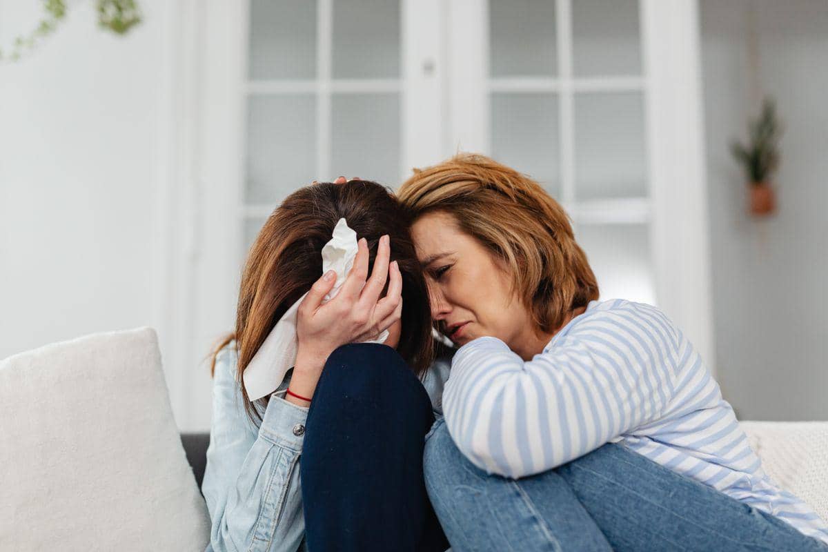 Sering Ketularan Emosi Orang Lain? Kenali Emotional Sponge