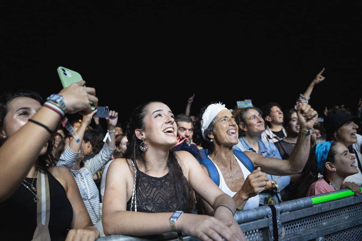 Celebrity Worship Syndrome: Kapan Ngefans Berubah Jadi Obsesi?