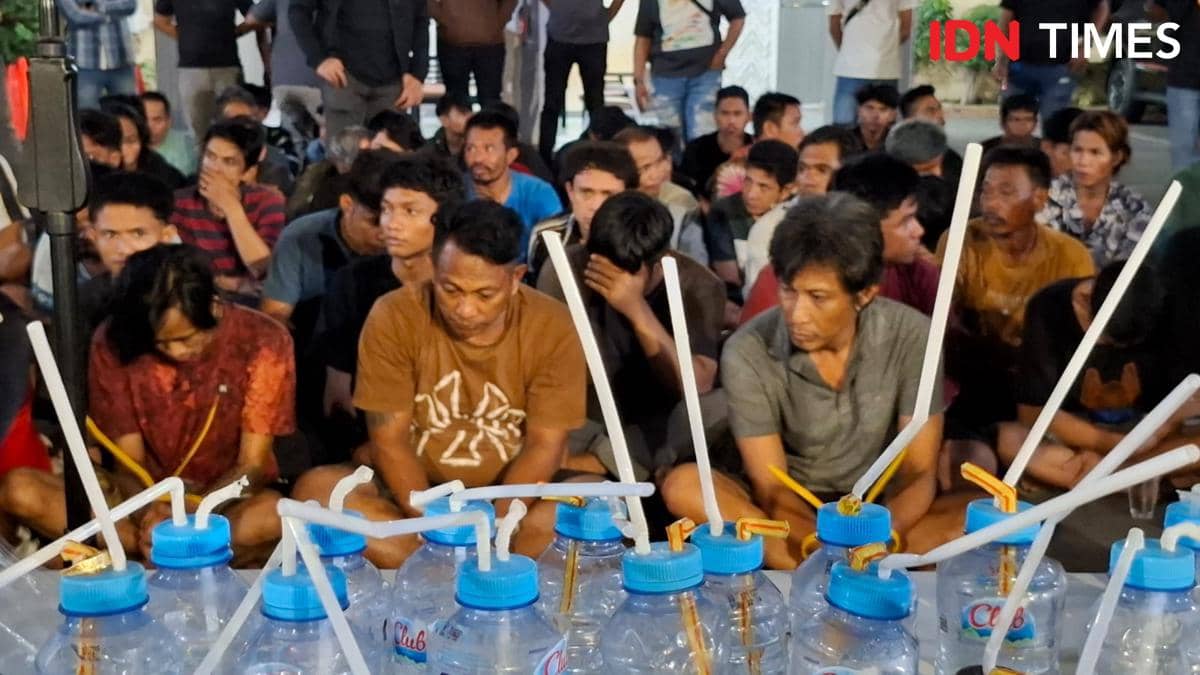Polisi Gerebek 'Kampung Narkoba Borta' Makassar, 104 Orang Ditangkap