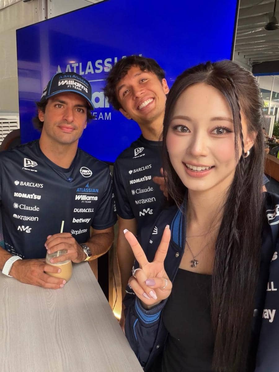 Tzuyu TWICE nonton Singapore Grand Prix 2026 - F1 Race
