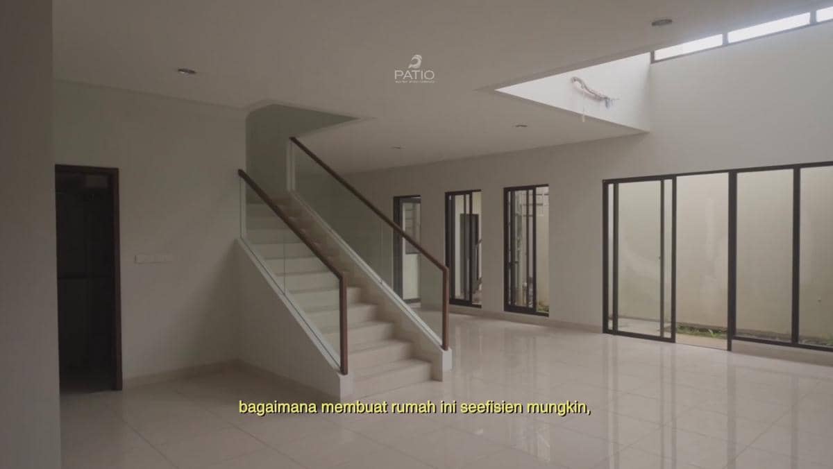 Rumah Thom Haye yang berada di Bandung dalam dokumentasi visual yang diunggah melalui kanal YouTube Patio Livity.