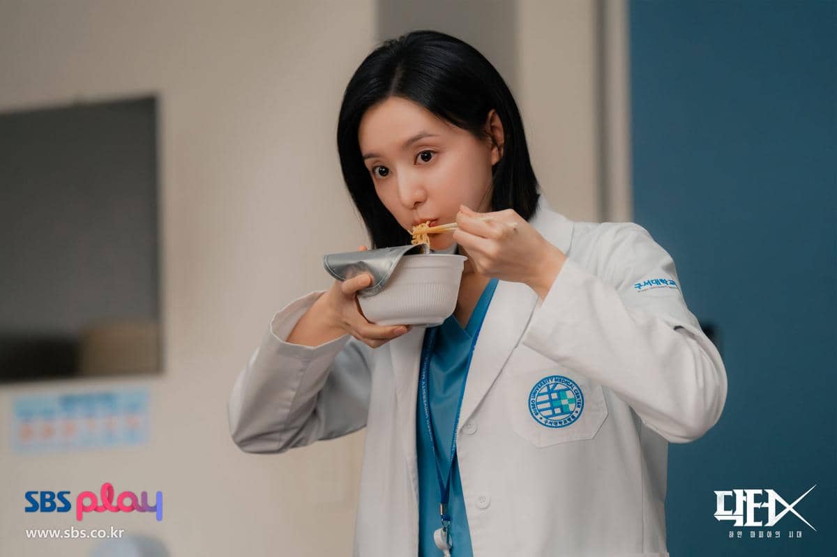 7 Sikap Su Jeong yang Dianggp Anomali di Doctor X: Mafia in White