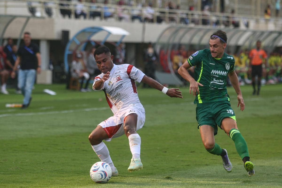 PSS Sleman melawan Madura United pada musim 2026/2027.