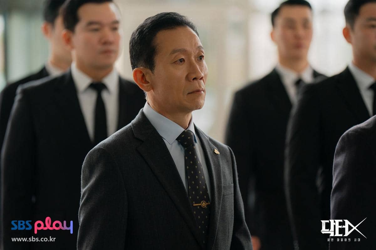 still cuts drama Doctor X: Mafia in White