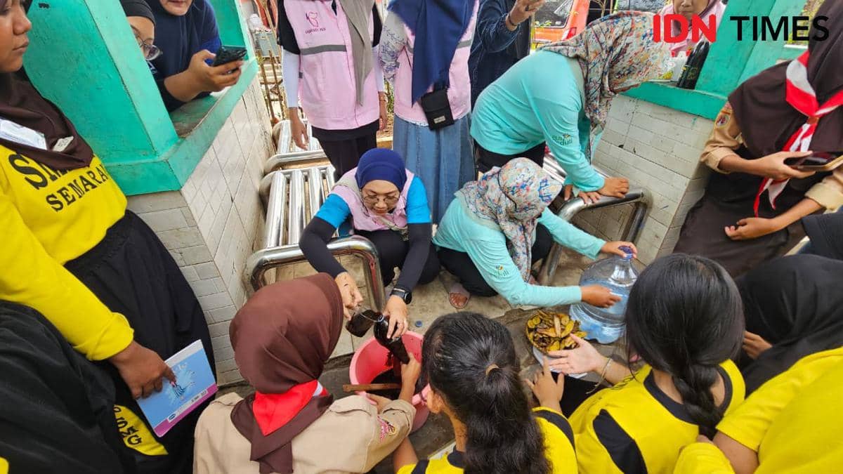 Sejumlah perempuan mengikuti pelatihan pertanian perkotaan yang digelar Srikandi PLN IP UBP Semarang bersama mitra.