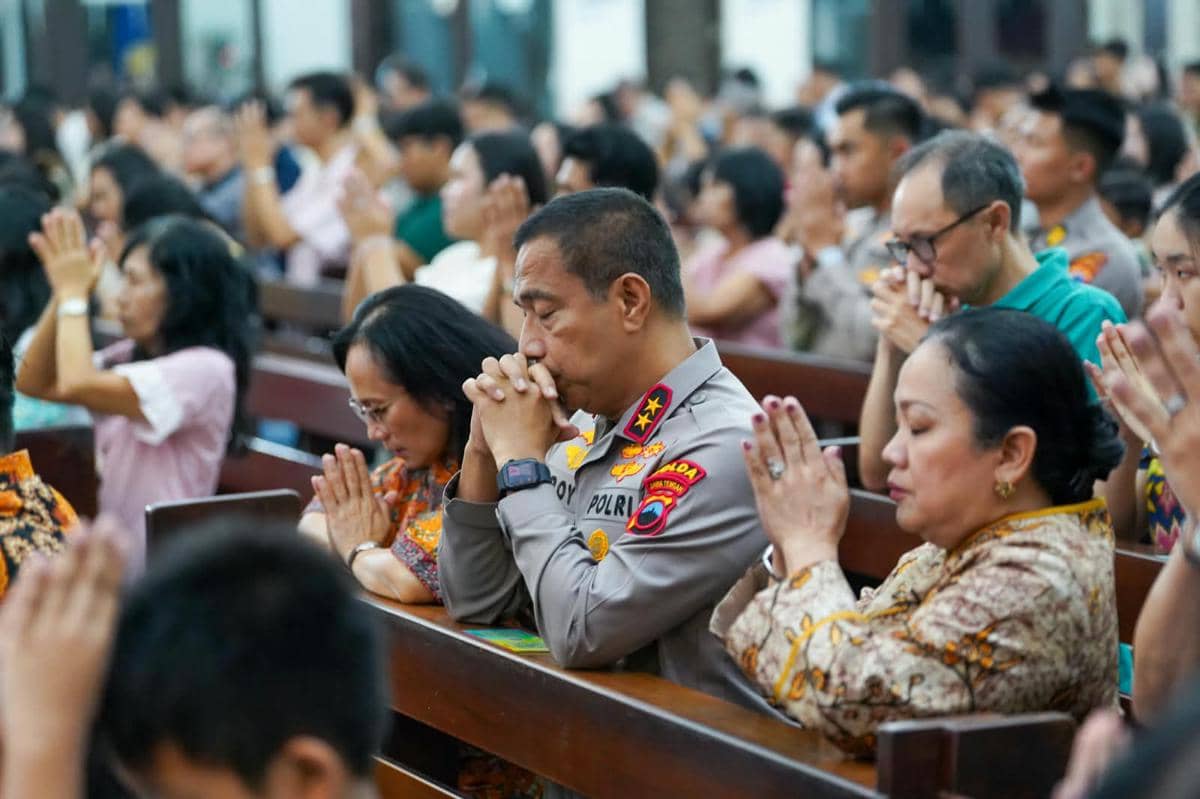 Pesan Kapolda Jateng Roy Hardi saat Ikut Misa Gereja Karangpanas