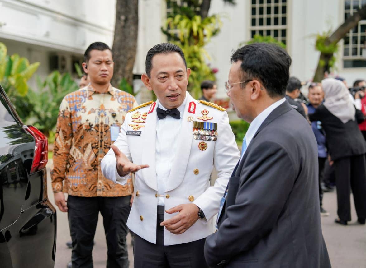 Kepala KSP: Prabowo Kerahkan Satgas Darat dan Udara Tangani Karhutla