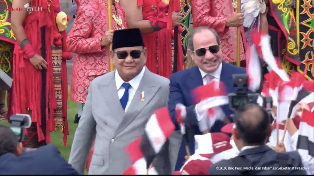 Pakai Kacamata Hitam, Presiden Mesir El Sisi Tiba di Istana Merdeka