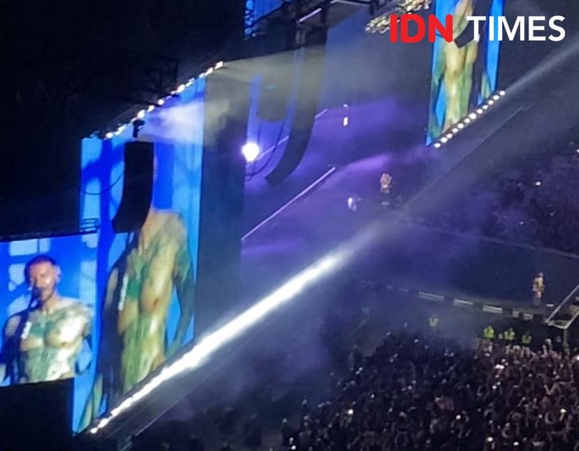 Suasana konser Avenged Sevenfold di JIS pada Sabtu, 10 Oktober 2026, dalam potret dokumentasi IDN Times.