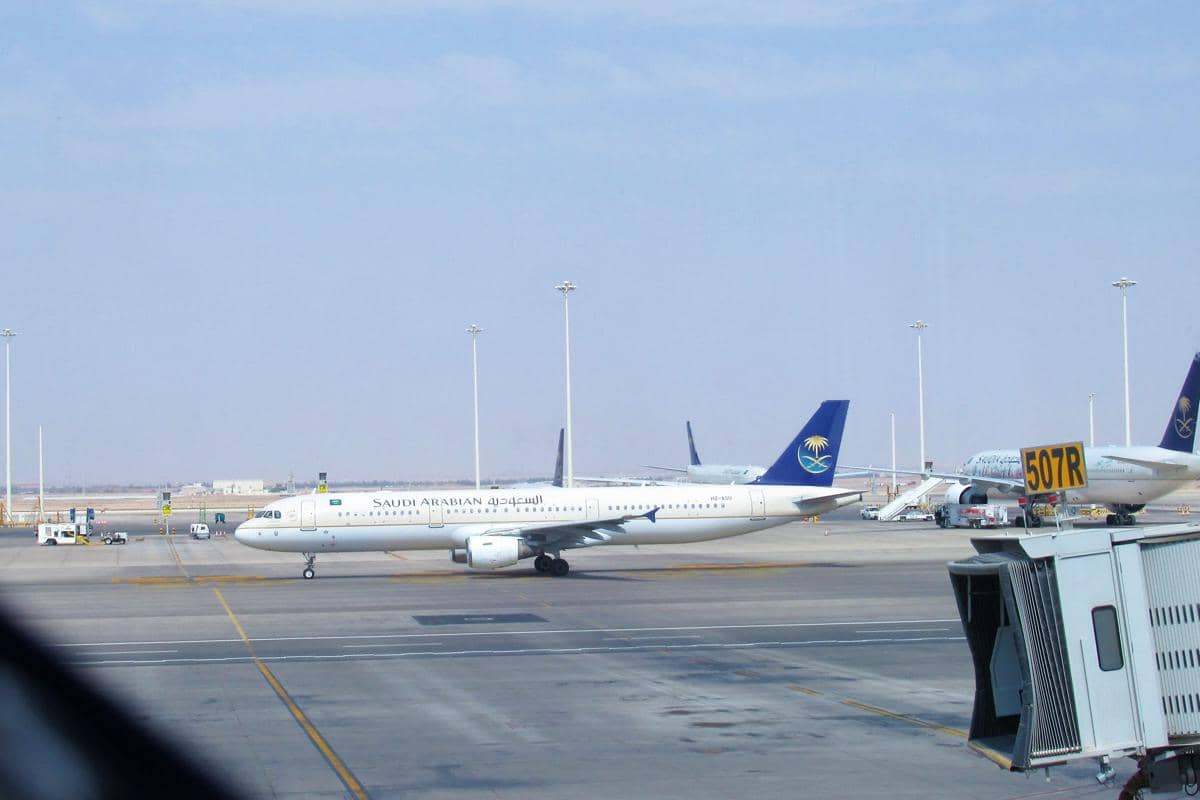 Dunia Kutuk Serangan Houthi ke Bandara Riyadh