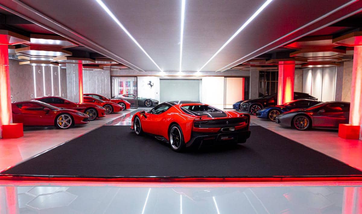 ilustrasi showroom mobil
