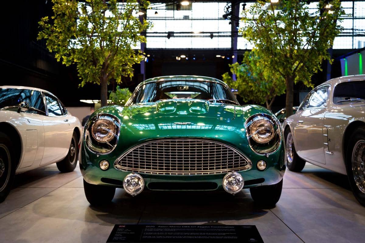 ilustrasi showroom mobil