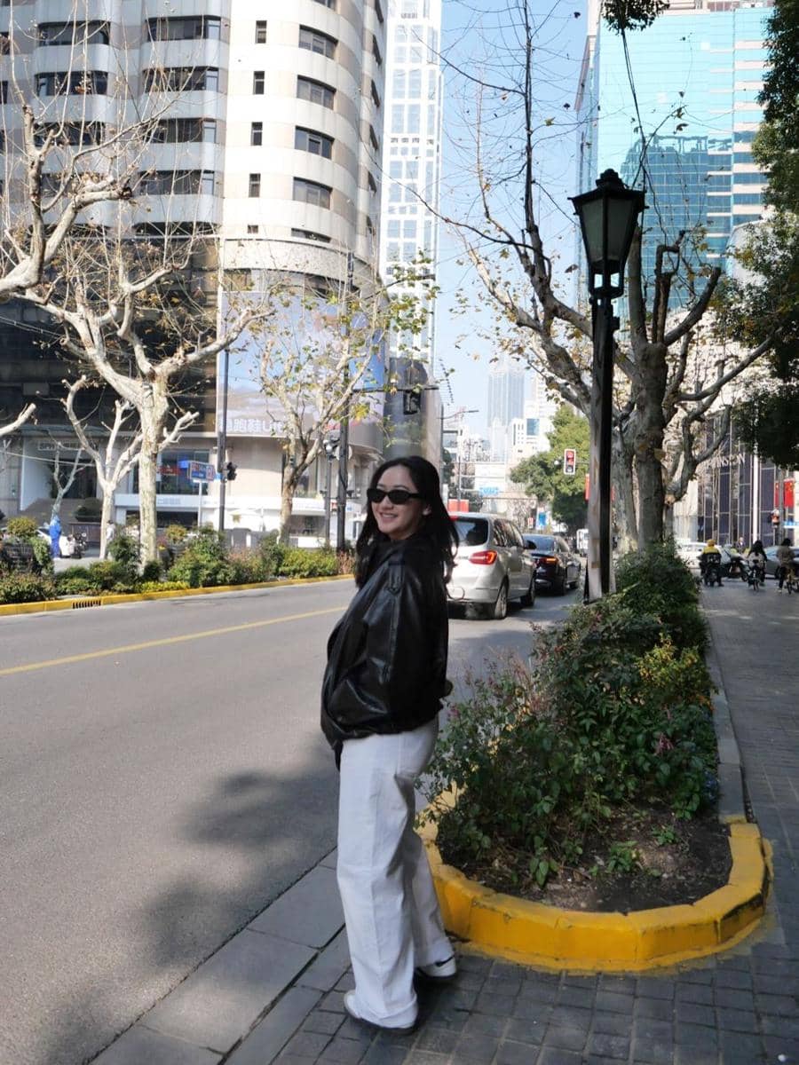Inspirasi OOTD traveling ala Stephanie Giscka