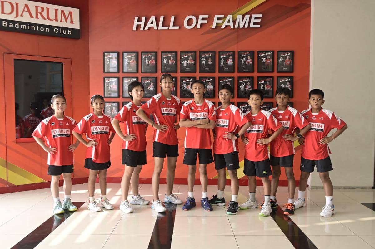 Sembilan wajah baru yang siap menghuni PB Djarum pada 2026 berpose bersama dalam dokumentasi Megapro.