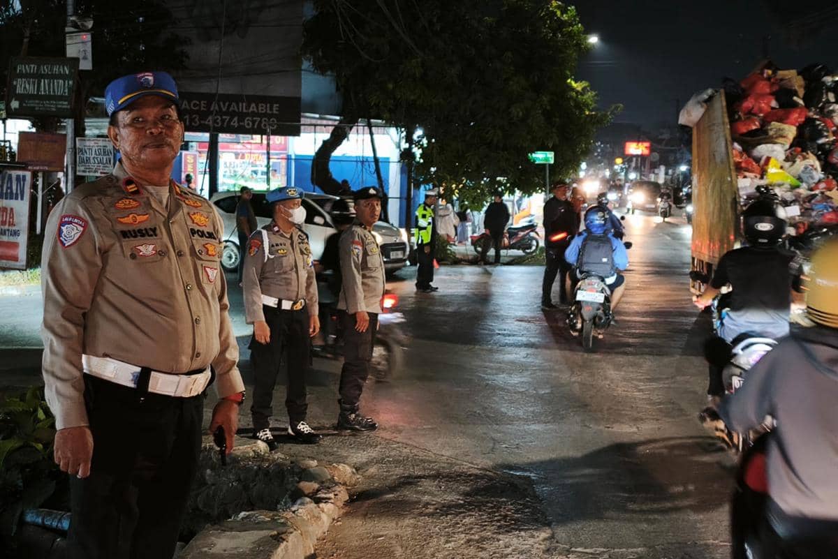 Sebanyak 25 unit sepeda motor yang menggunakan knalpot bising atau brong terjaring razia yang dilakulan Polsek Manggala, di kawasan Gerbang 