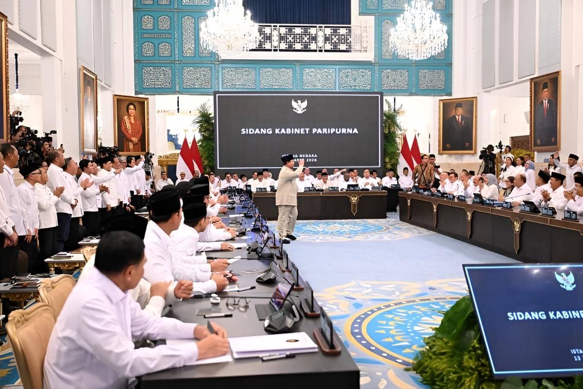 Presiden Prabowo memberikan arahan dalam Sidang Kabinet Paripurna yang digelar di Istana Negara Jakarta, pada Jumat, 13 Maret 2026