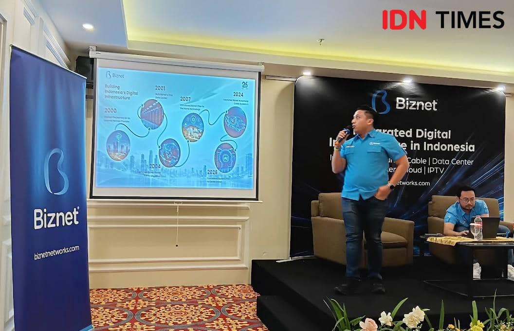 Asisten Senior Manager Teritory Biznet Sumatra 2, Piscesco Heyziputra (kiri) dan Ardyan Indradmaja, Regional Manager Teritory Biznet Lampung dalam acara Biznet Media Gathering di Swiss-Belhotel, Senin (12/10/2026). (IDN Times/Martin L Tobing).