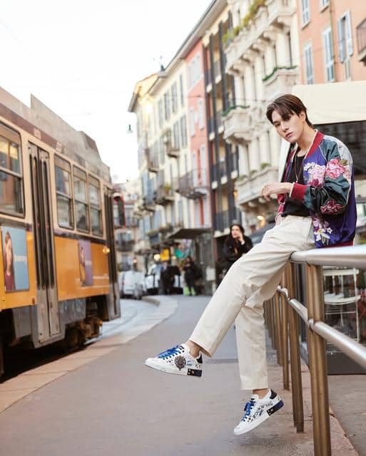 OOTD Pakai Sneakers Canvas ala Nani Hirunkit